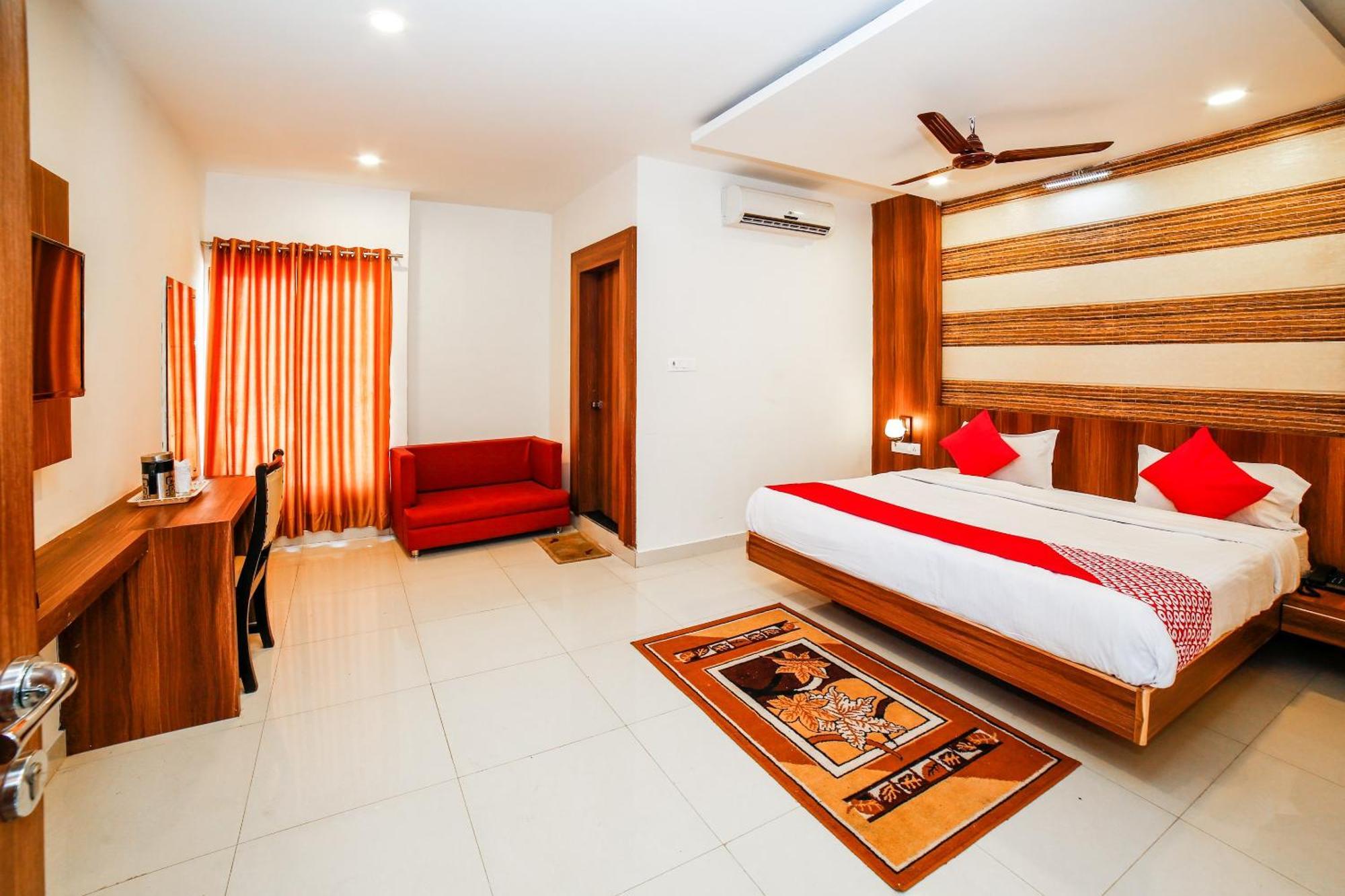 Oyo 35769 Hotel Rishabh Jhānsi Eksteriør bilde